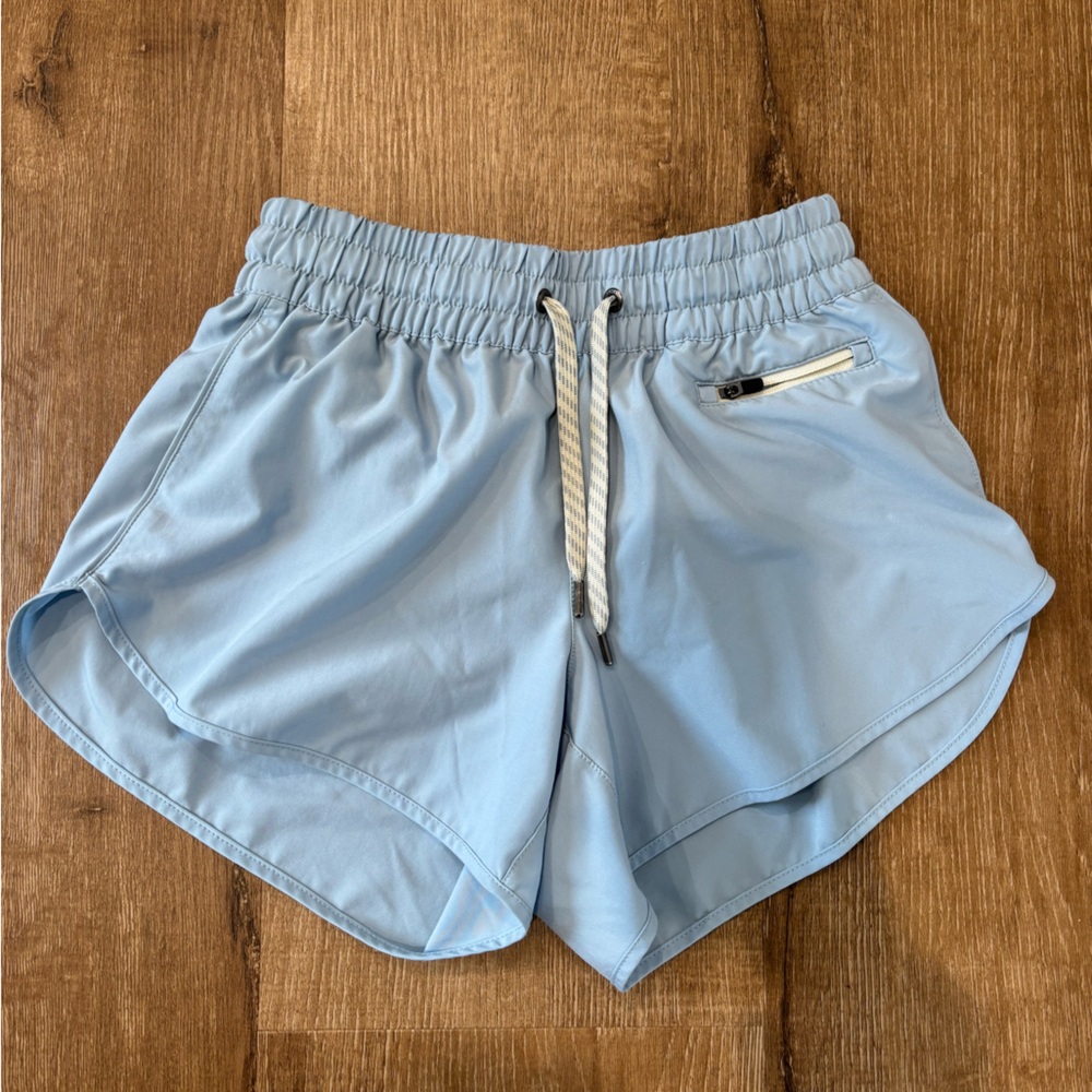 Vuori halo performance short 4 inches